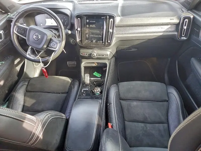 2020 VOLVO XC40 T5 R-DESIGN  