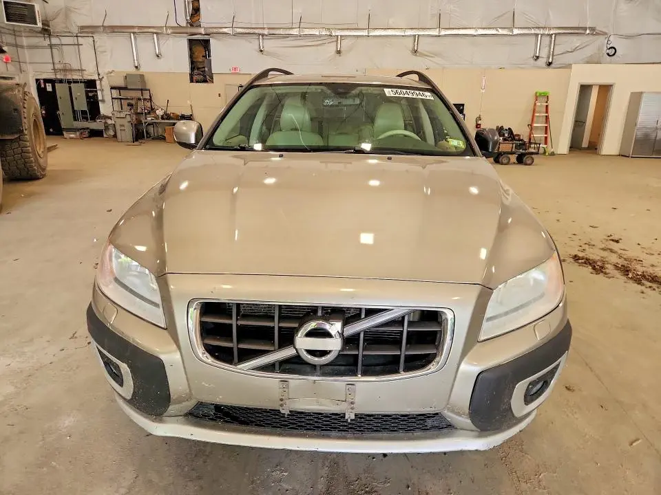 2011 VOLVO XC70 3.2  