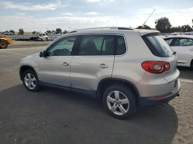 2011 VOLKSWAGEN TIGUAN S  