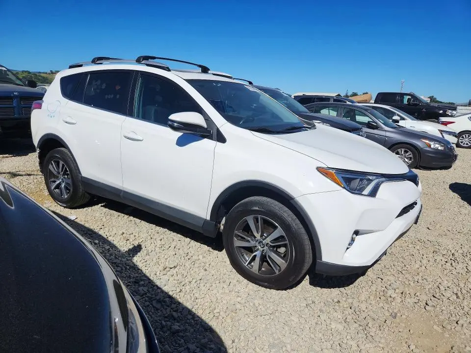 2016 TOYOTA RAV4 XLE  
