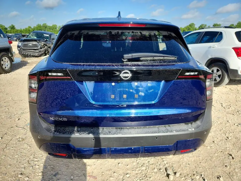 2025 NISSAN KICKS SV  