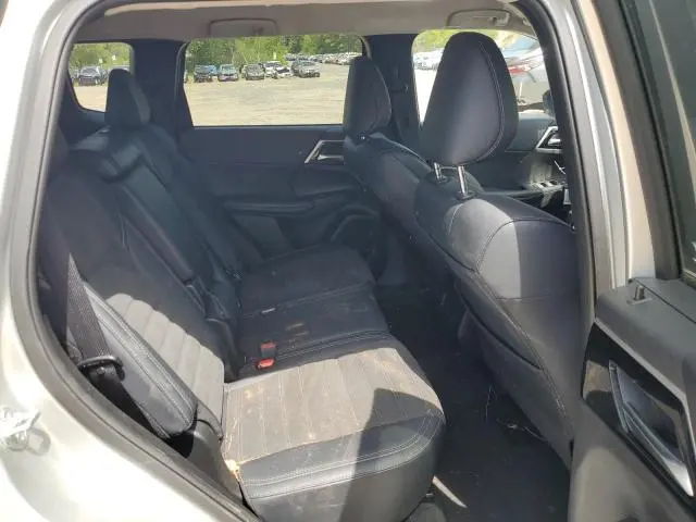 2024 MITSUBISHI OUTLANDER SE  