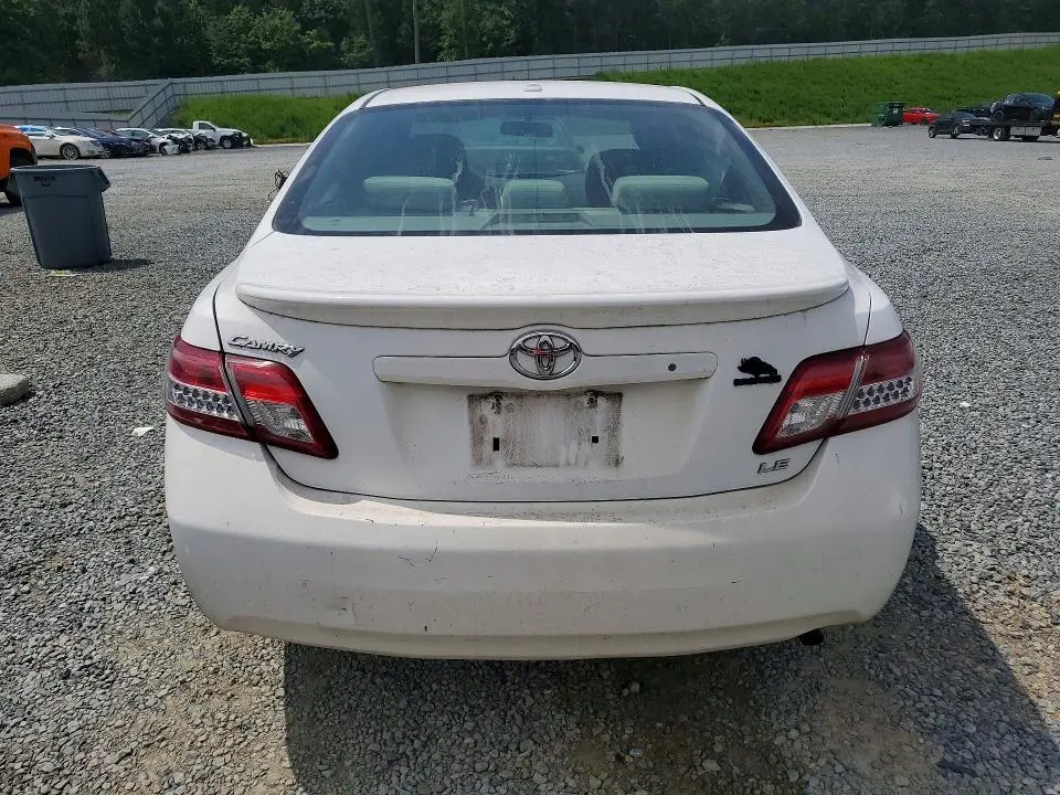 2010 TOYOTA CAMRY LE  