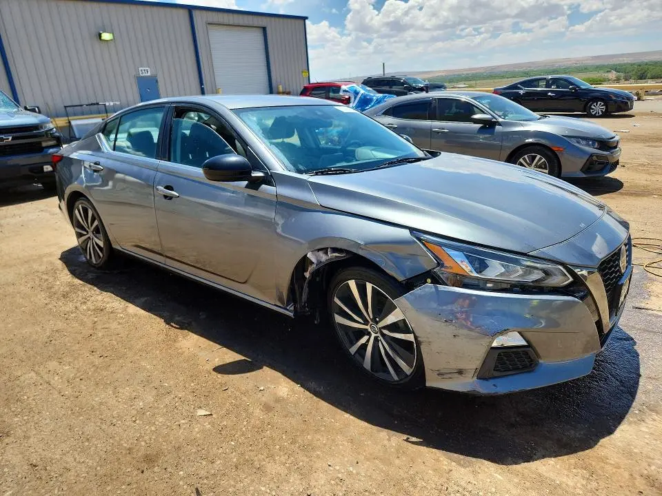 2021 NISSAN ALTIMA SR  