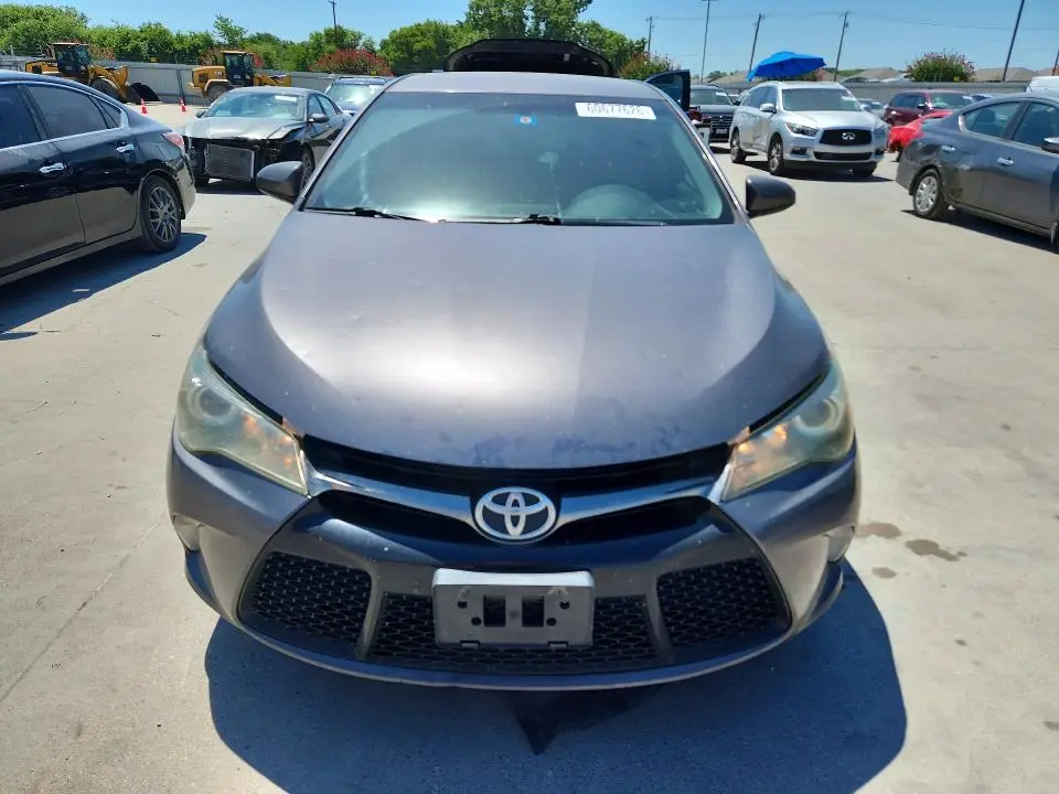 2017 TOYOTA CAMRY SE  