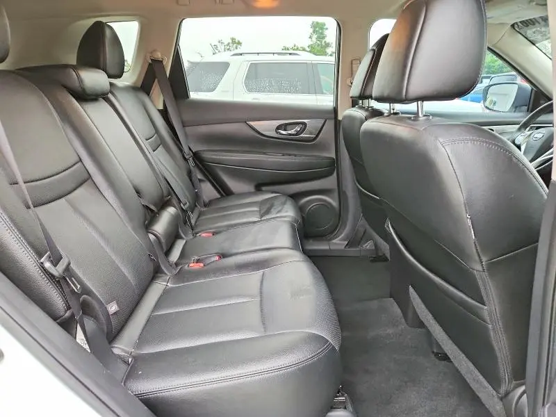 2016 NISSAN ROGUE SL  