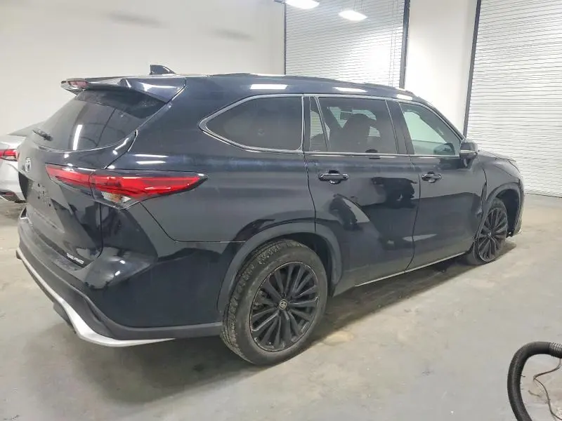 2023 TOYOTA HIGHLANDER XSE  
