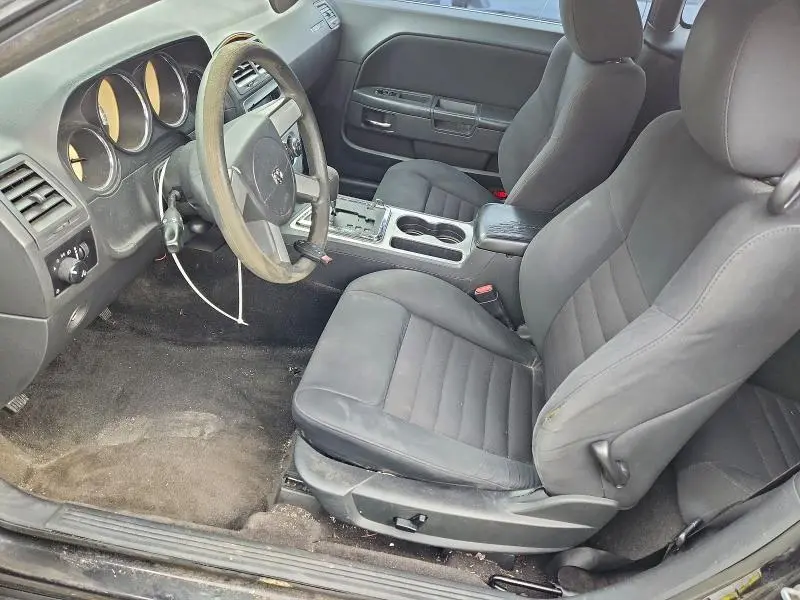 2010 DODGE CHALLENGER SE  