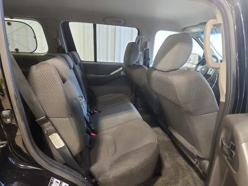 2010 NISSAN PATHFINDER S  