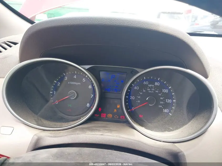 2015 HYUNDAI TUCSON SE