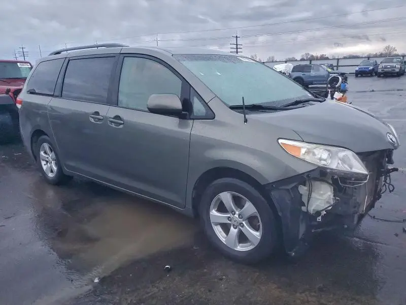 2011 TOYOTA SIENNA LE  
