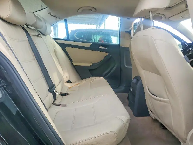 2012 VOLKSWAGEN JETTA SE  