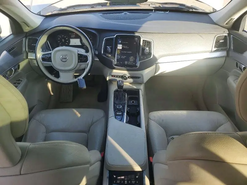 2016 VOLVO XC90 T6  