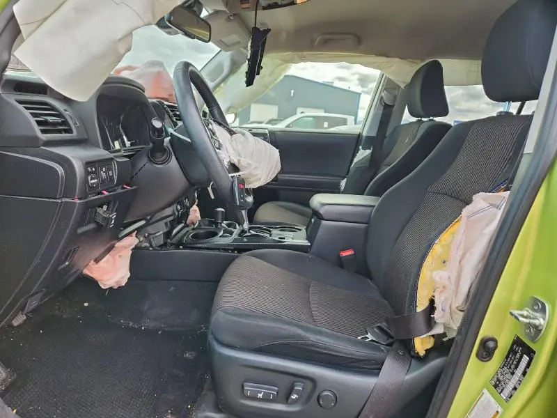 2023 TOYOTA 4RUNNER SE  