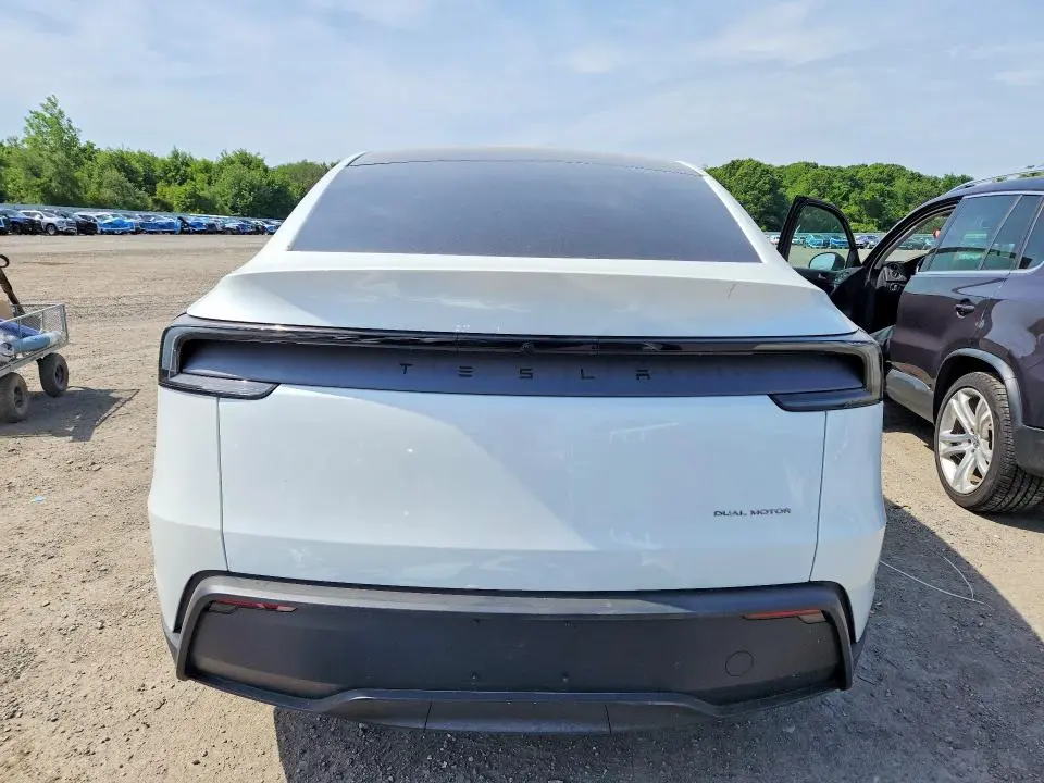 2026 TESLA MODEL Y   