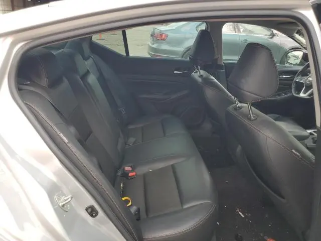 2021 NISSAN ALTIMA SR  