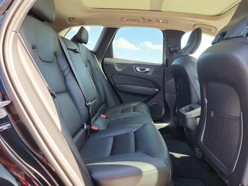 2025 VOLVO XC60 CORE  