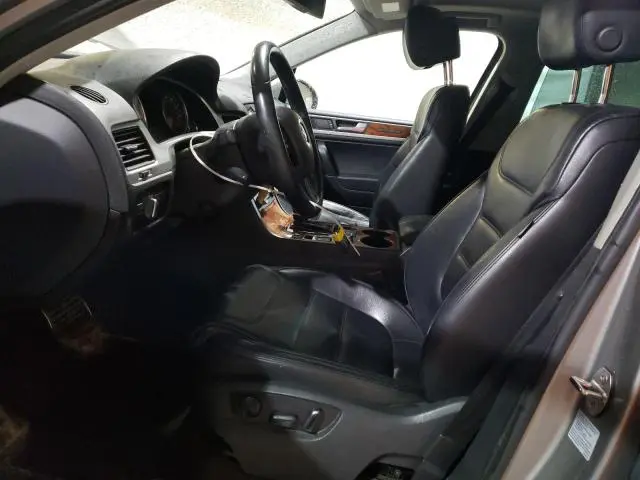 2011 VOLKSWAGEN TOUAREG HYBRID  