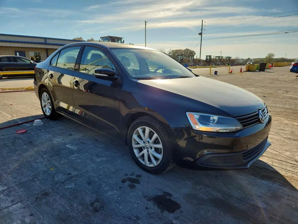 2011 VOLKSWAGEN JETTA SE  