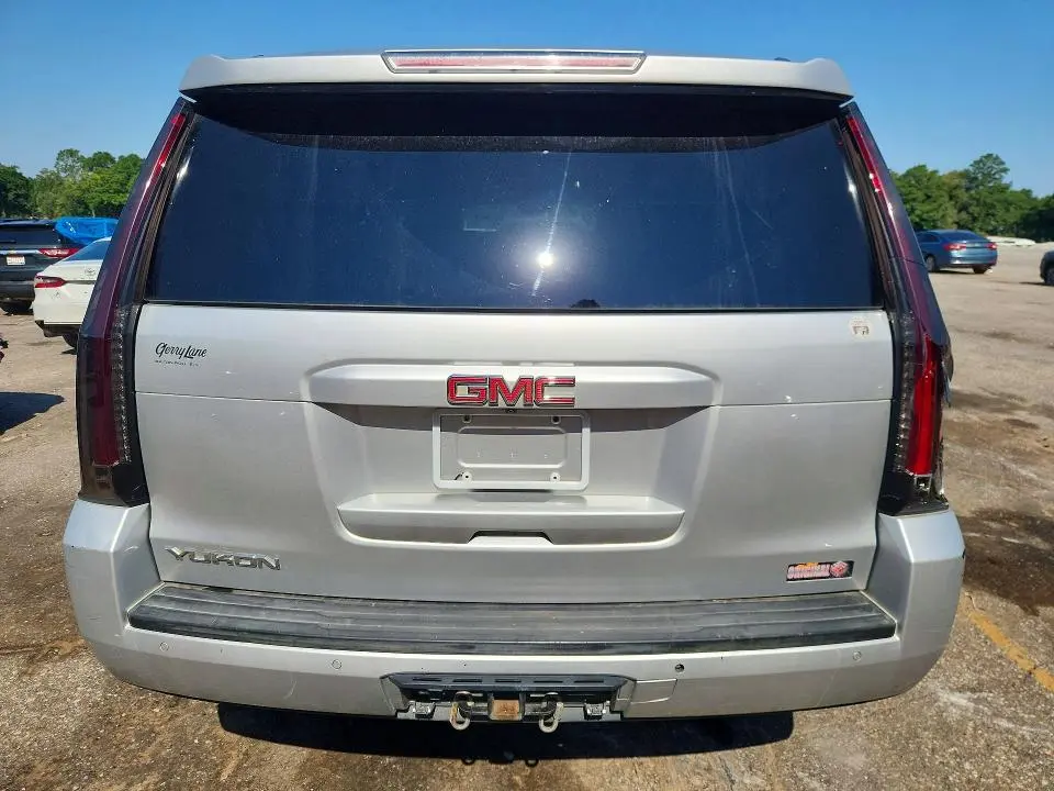2017 GMC YUKON SLE  