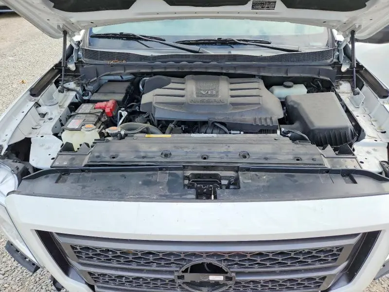 2024 NISSAN TITAN SV  