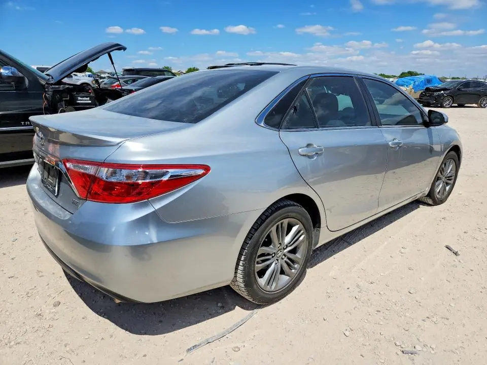 2017 TOYOTA CAMRY SE  