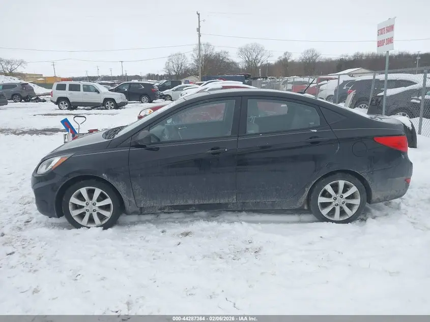 2013 HYUNDAI ACCENT GLS