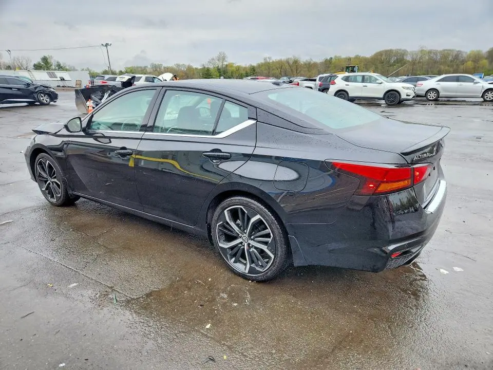 2023 NISSAN ALTIMA SR  