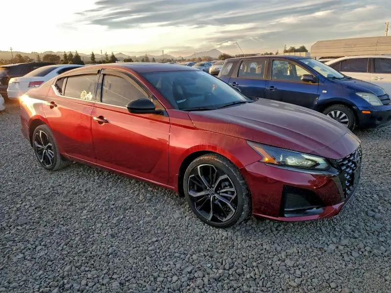 2023 NISSAN ALTIMA SR  