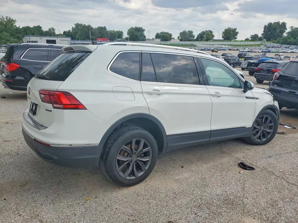 2022 VOLKSWAGEN TIGUAN SE  