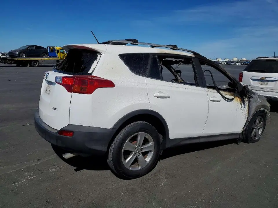 2015 TOYOTA RAV4 XLE  