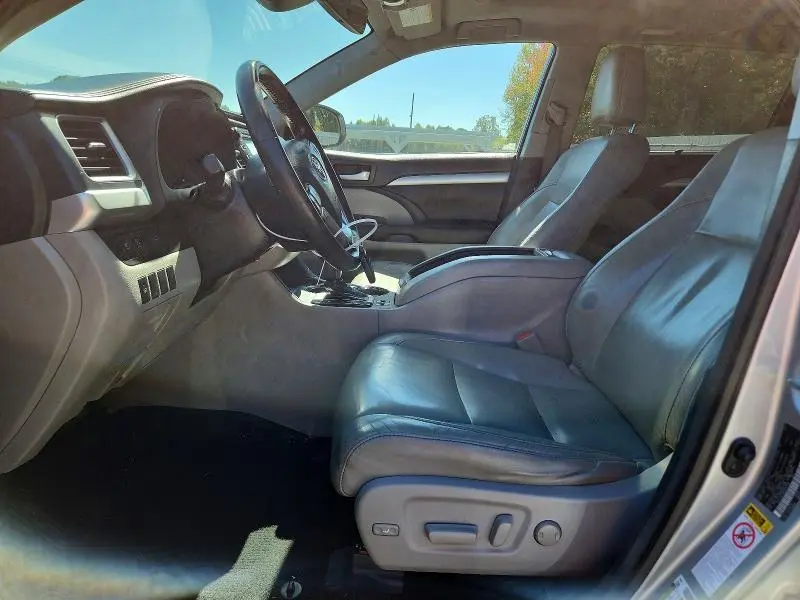 2017 TOYOTA HIGHLANDER XLE  