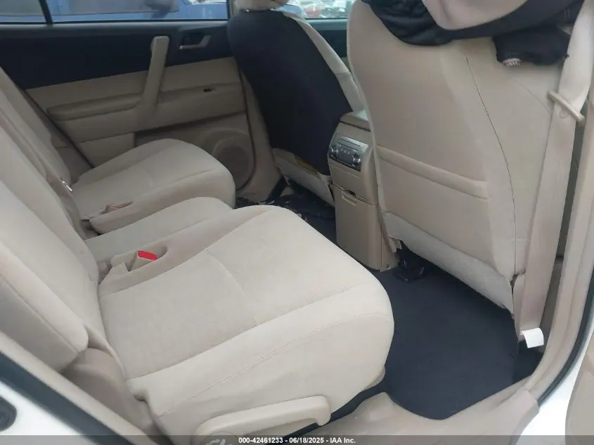 2011 TOYOTA HIGHLANDER BASE V6