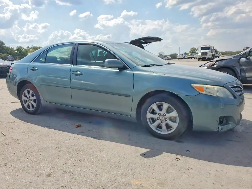 2011 TOYOTA CAMRY LE  