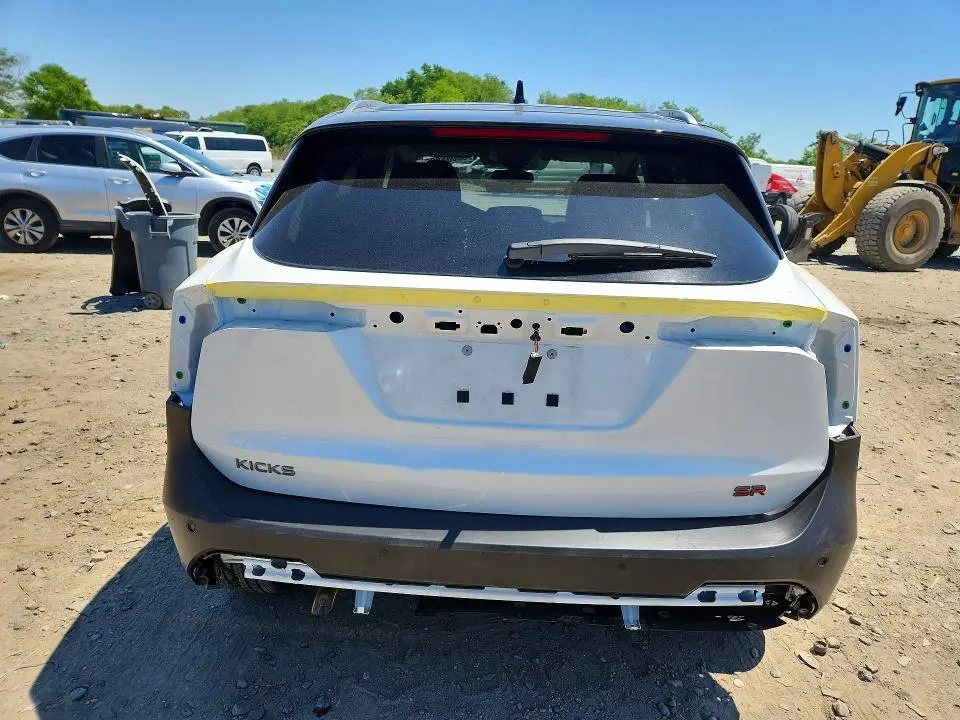 2025 NISSAN KICKS SR  