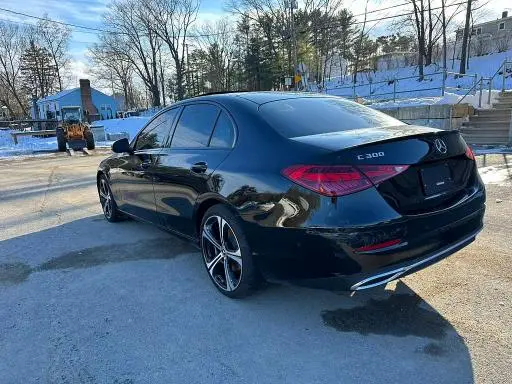2025 MERCEDES-BENZ C 300  