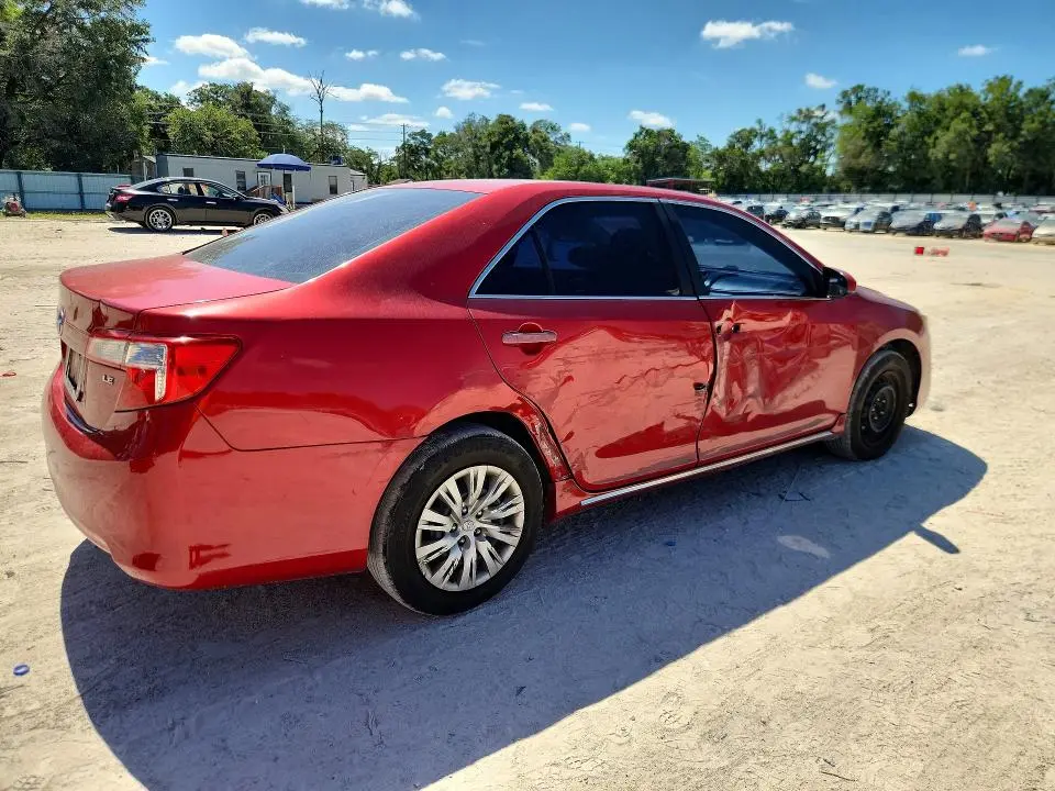 2014 TOYOTA CAMRY LE  