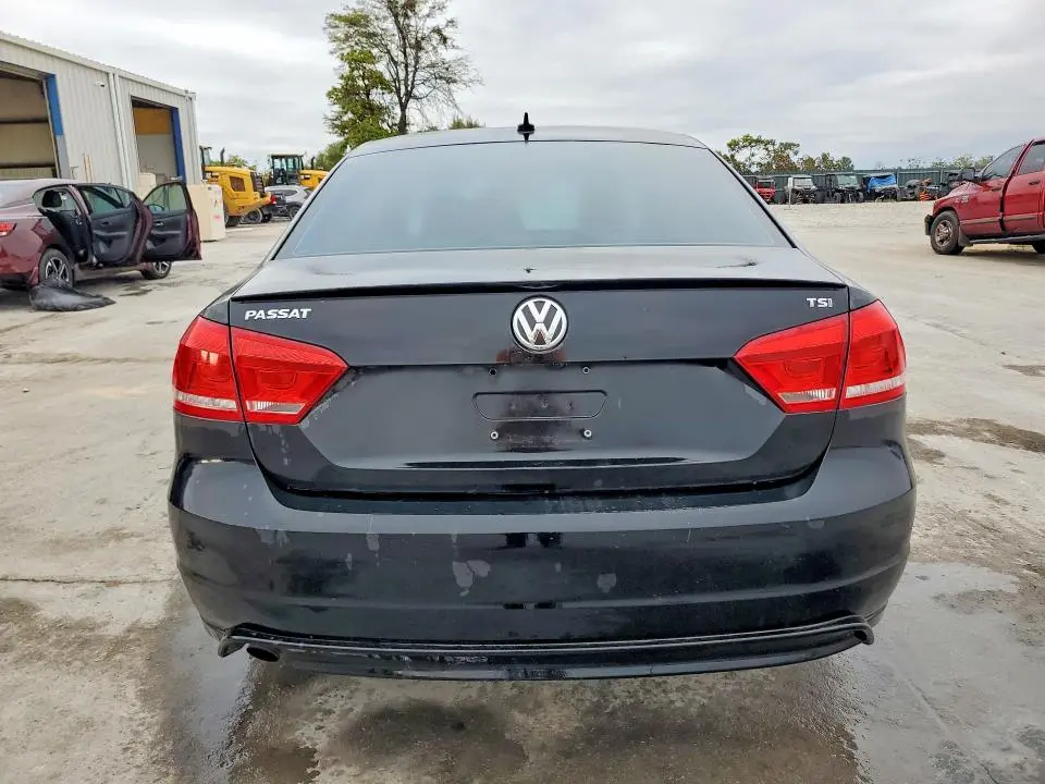 2015 VOLKSWAGEN PASSAT S  