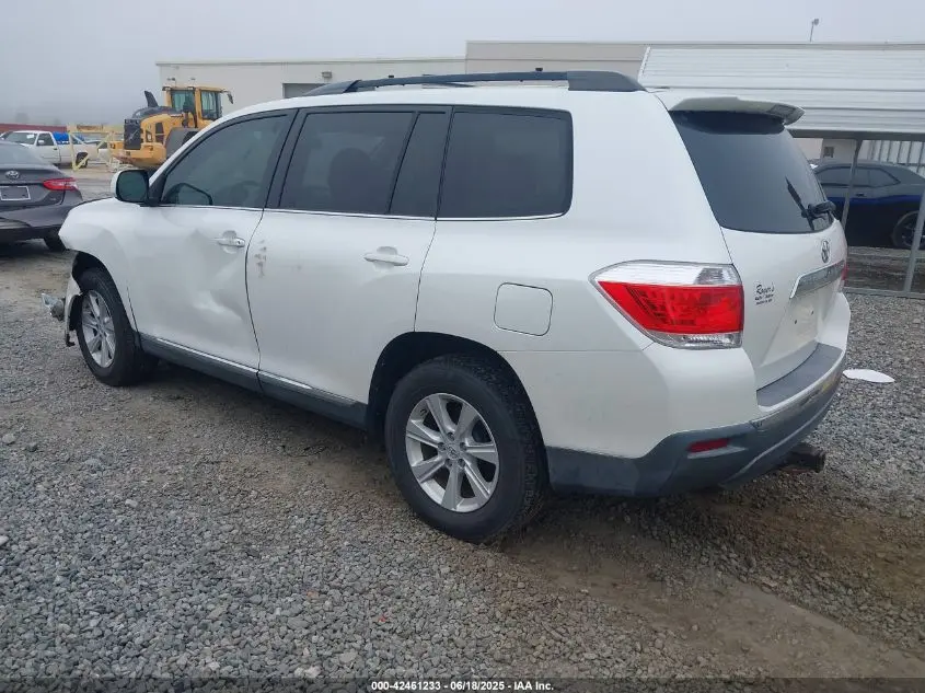 2011 TOYOTA HIGHLANDER BASE V6