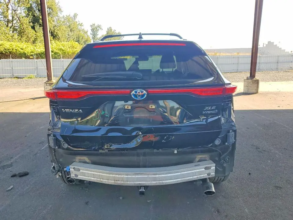 2021 TOYOTA VENZA XLE  