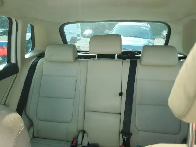 2011 VOLKSWAGEN TIGUAN S  
