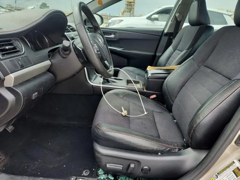 2017 TOYOTA CAMRY SE  