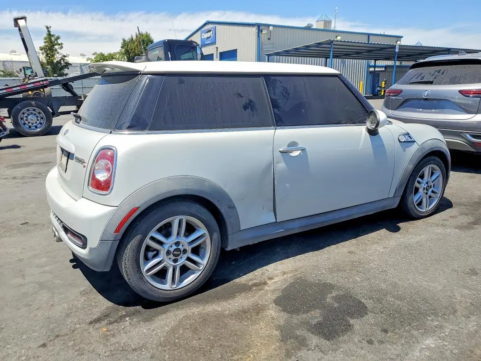2011 MINI COOPER S  