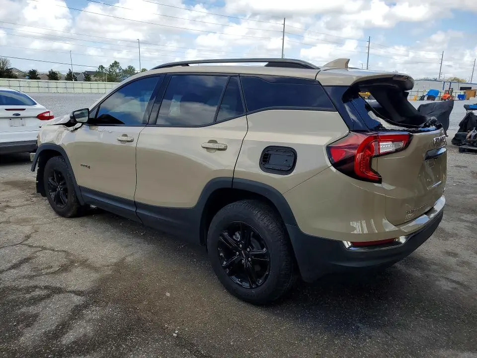 2022 GMC TERRAIN AT4  
