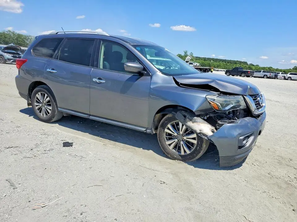 2018 NISSAN PATHFINDER SV  
