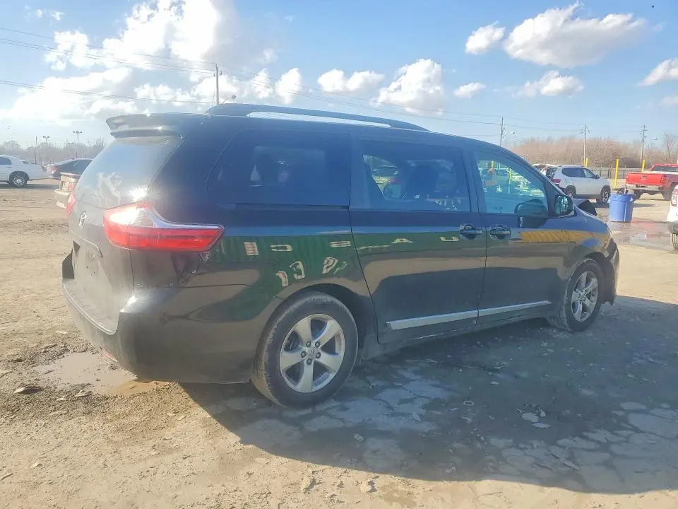 2015 TOYOTA SIENNA LE  
