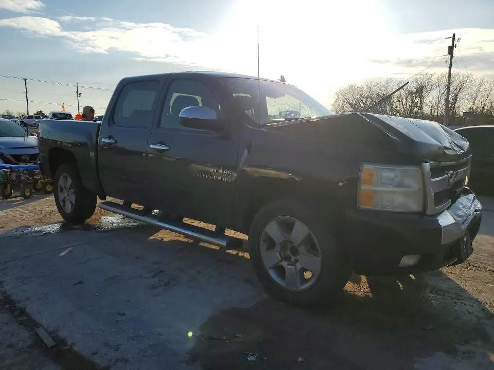 2011 CHEVROLET SILVERADO C1500 LT  