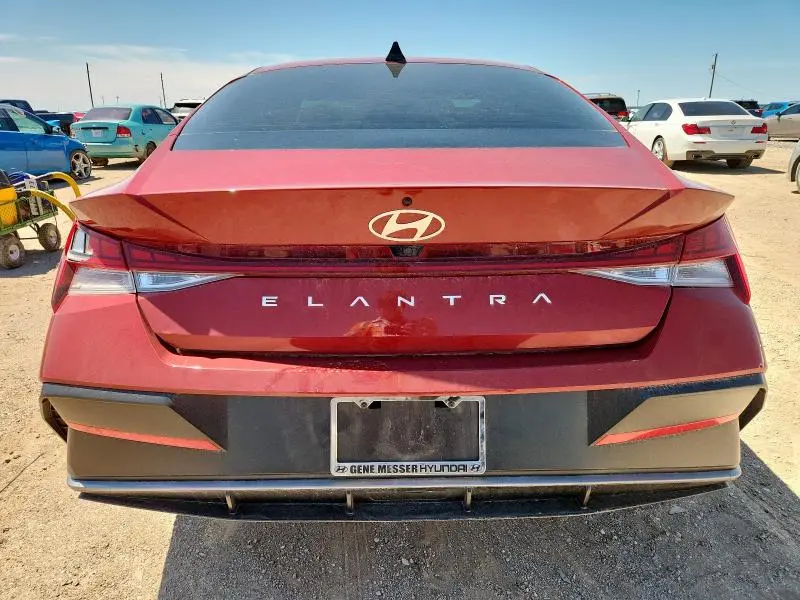 2024 HYUNDAI ELANTRA SEL  