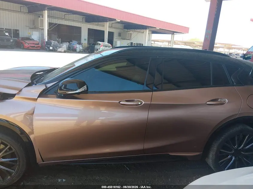 2017 INFINITI QX30 PREMIUM