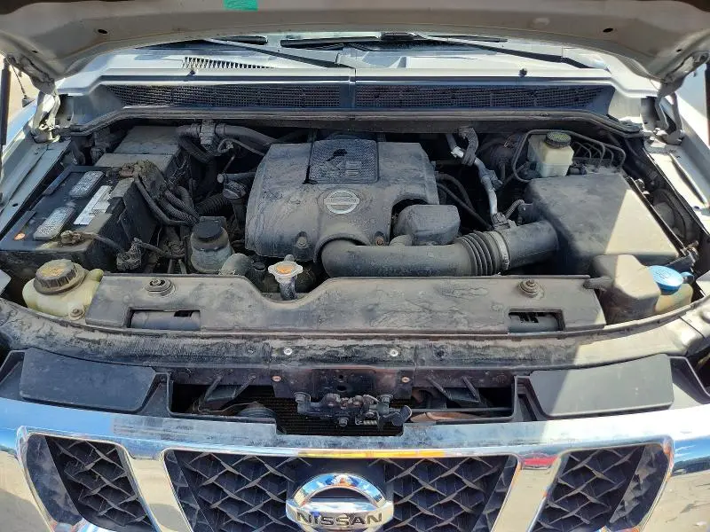 2015 NISSAN TITAN SV  